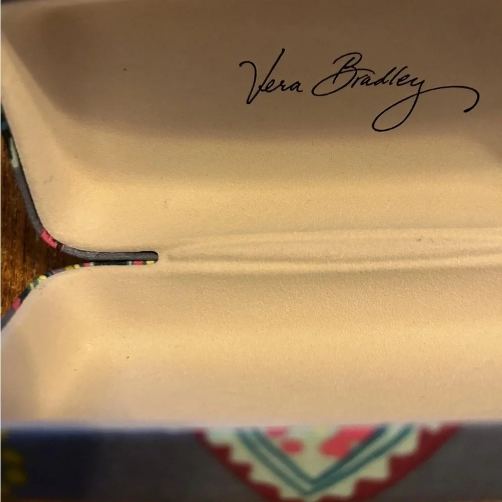 Vera Bradley Hard Clam Shell Eyeglass Case in Aztec